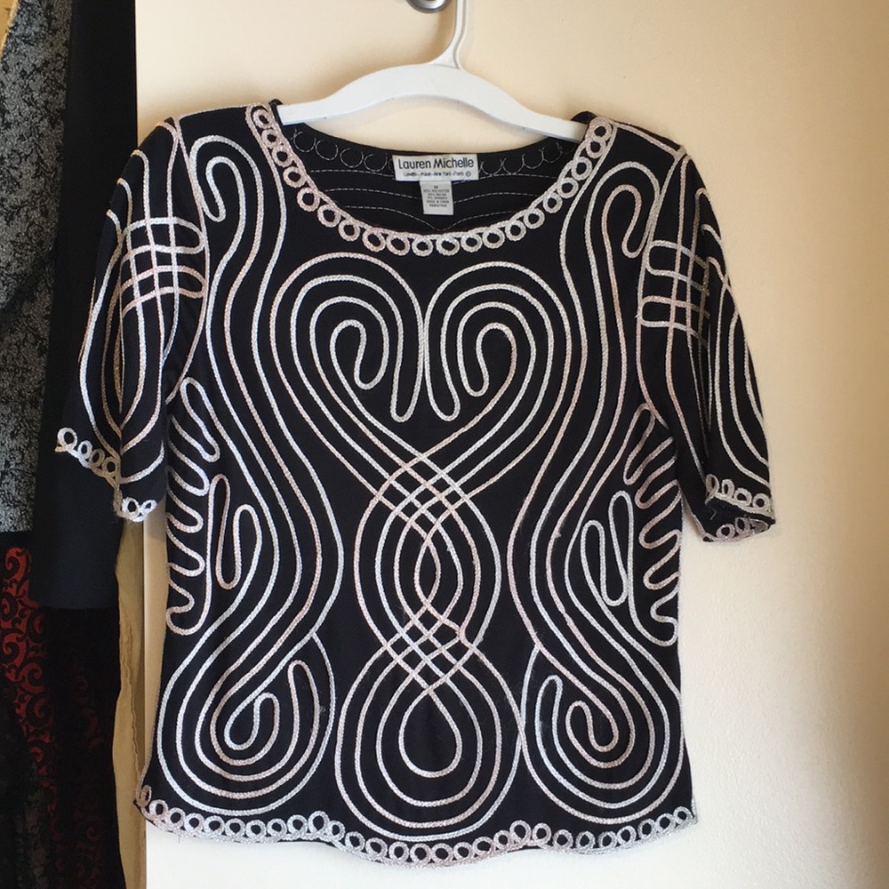 CLEARANCE Lauren Michelle embroidered top sz M/L - Picture 4 of 8